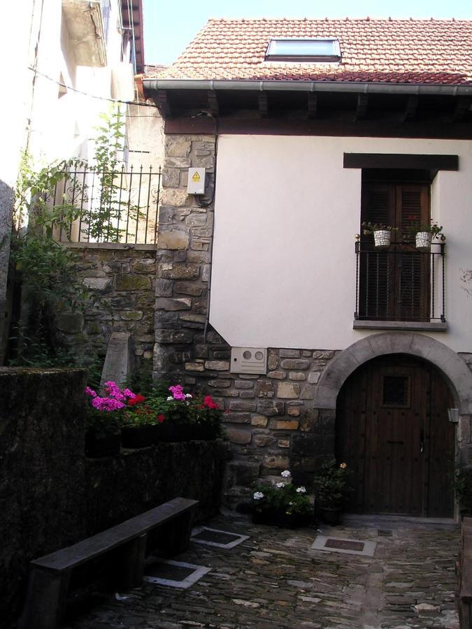 Pedroixko Etxea Apartment Uztarroz Exterior photo